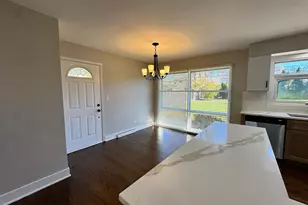 909 S Emerson St, Mount Prospect, IL 60056 - Photo 6