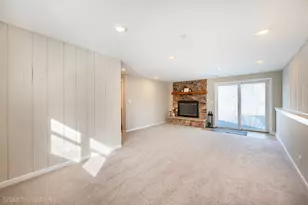 305 E Country Dr, Bartlett, IL 60103 - Photo 20