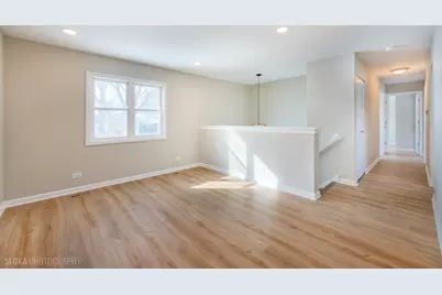 305 E Country Drive, Bartlett, IL 60103 - Photo 6