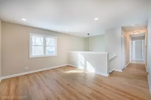 305 E Country Dr, Bartlett, IL 60103 - Photo 6