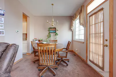 912 Highgate Lane, Grayslake, IL 60030 - Photo 8