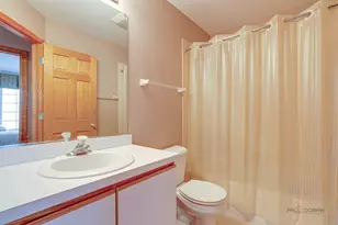 912 Highgate Ln, Grayslake, IL 60030 - Photo 18