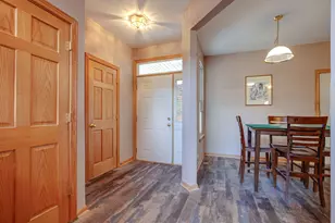 912 Highgate Ln, Grayslake, IL 60030 - Photo 4