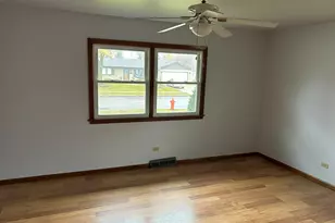 1755 Country Knolls Ln, Elgin, IL 60123 - Photo 12