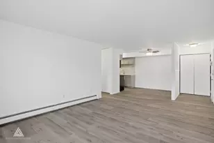 1180 Meadow Ln, Hoffman Estates, IL 60169 - Photo 6