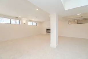 2740 W Farragut Ave, Chicago, IL 60625 - Photo 14