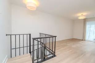 2740 W Farragut Ave, Chicago, IL 60625 - Photo 10