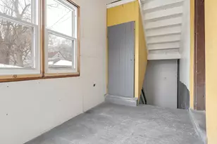 8528 S Escanaba Ave, Chicago, IL 60617 - Photo 12