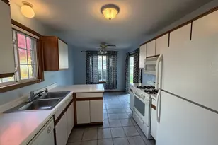 311 Sheffield Ct, Roselle, IL 60172 - Photo 8