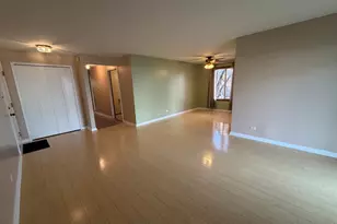 311 Sheffield Ct, Roselle, IL 60172 - Photo 4