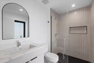 2023 N Drake Ave, Chicago, IL 60647 - Photo 10