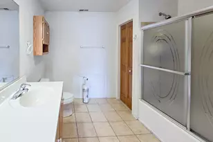 719 Surrey Dr, Streamwood, IL 60107 - Photo 12