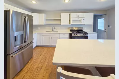 719 Surrey Drive, Streamwood, IL 60107 - Photo 4