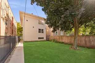 7252 N Bell Ave, Chicago, IL 60645 - Photo 18