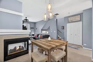 2310 Twilight Dr, Aurora, IL 60503 - Photo 8