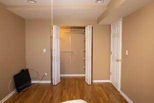 225 E 59th St, Chicago, IL 60637 - Photo 8