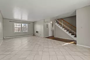 414 Bellarmine Dr E, Joliet, IL 60436 - Photo 4