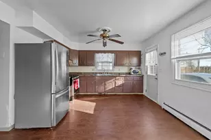 414 Bellarmine Dr E, Joliet, IL 60436 - Photo 8