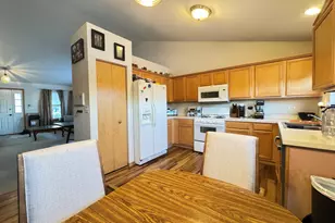 1606 Donegal Dr, Minooka, IL 60447 - Photo 4