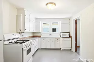 331 Chestnut St, Woodstock, IL 60098 - Photo 6