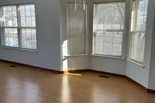 264 Kathryn Ln, North Aurora, IL 60542 - Photo 8