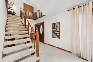 10221 S Eleanor Ave, Palos Hills, IL 60465 - Photo 4