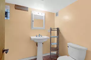 8844 S Prairie Ave, Chicago, IL 60619 - Photo 18