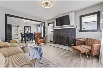 819 N Ash Street, Waukegan, IL 60085 - Photo 4