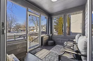 819 N Ash St, Waukegan, IL 60085 - Photo 2