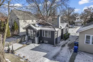 819 N Ash St, Waukegan, IL 60085 - Photo 24