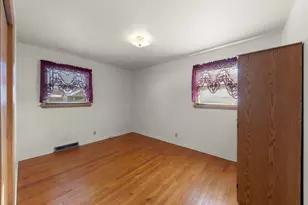 10901 S Nagle Ave, Worth, IL 60482 - Photo 16