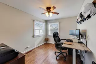 906 Hickory Ln, Naperville, IL 60540 - Photo 12