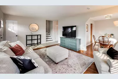 906 Hickory Lane, Naperville, IL 60540 - Photo 4