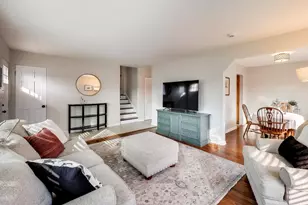 906 Hickory Ln, Naperville, IL 60540 - Photo 4