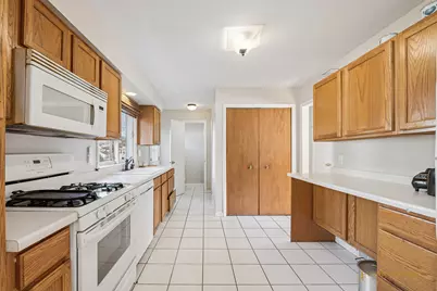 606 Edwards Avenue, West Dundee, IL 60118 - Photo 4