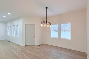 17 W Dearborn St, Plano, IL 60545 - Photo 2