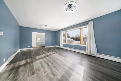 1584 W Fairview Road, Freeport, IL 61032 - Photo 8