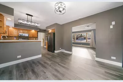 1584 W Fairview Road, Freeport, IL 61032 - Photo 12