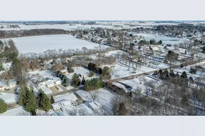 1584 W Fairview Road, Freeport, IL 61032 - Photo 4