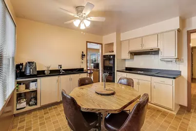 7621 Davis Street, Morton Grove, IL 60053 - Photo 8