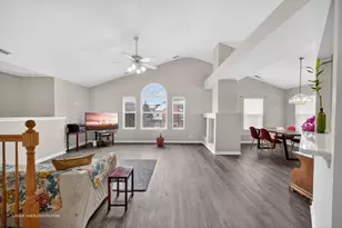 2850 Stonewater Dr, Naperville, IL 60564 - Photo 4