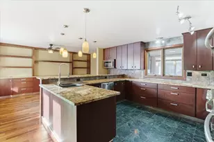 10160 W Fairbanks Ave, Beach Park, IL 60099 - Photo 12