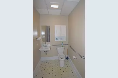 111 E Van Buren Street #A, Woodstock, IL 60098 - Photo 12