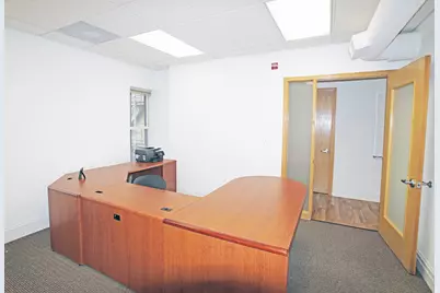 111 E Van Buren Street #A, Woodstock, IL 60098 - Photo 6