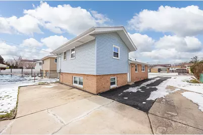 13601 Loomis Lane, Crestwood, IL 60418 - Photo 2