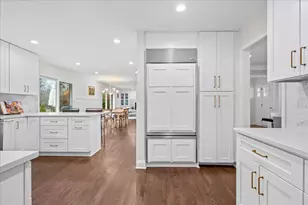 520 Standish Dr, Deerfield, IL 60015 - Photo 8