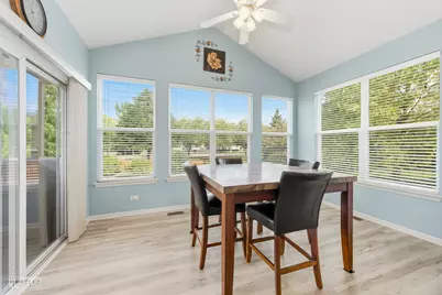 621 Mansfield Way, Oswego, IL 60543 - Photo 6