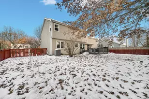 204 Wildwood Dr, North Aurora, IL 60542 - Photo 26