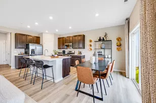 1023 Shagbark Ln, West Dundee, IL 60118 - Photo 8