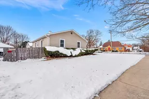 [Address not provided], Elgin, IL 60120 - Photo 32